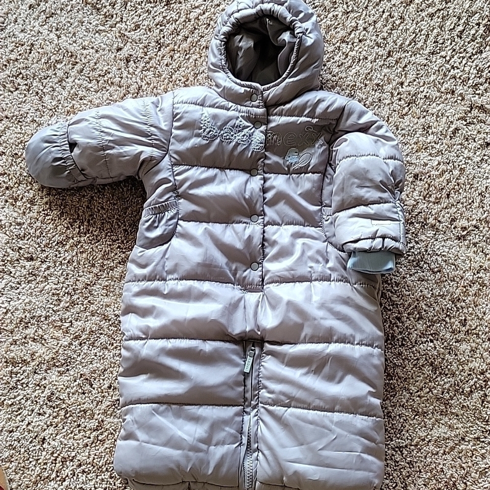 Last Chance, Baby Mexx snowsuit